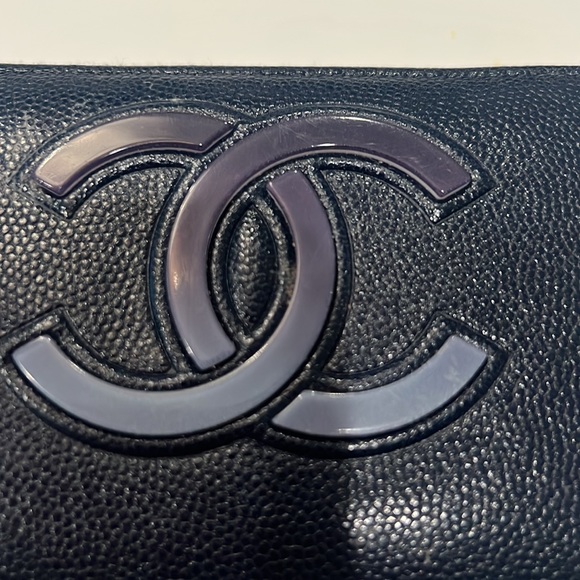 Chanel leather zip around medium wallet 6x3.5 x1 - Picture 4 of 10